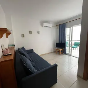 apartamento-con-piscina-en-el-centro-de-blanes.topcostabravahotels.com/