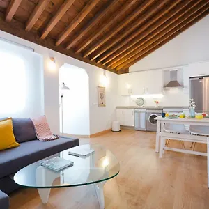 https://hola-malaga-centro.hotelsinnerja.org